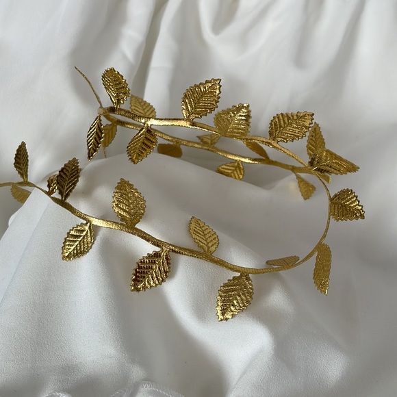 Goddess Accessories - Picture 6 of 7